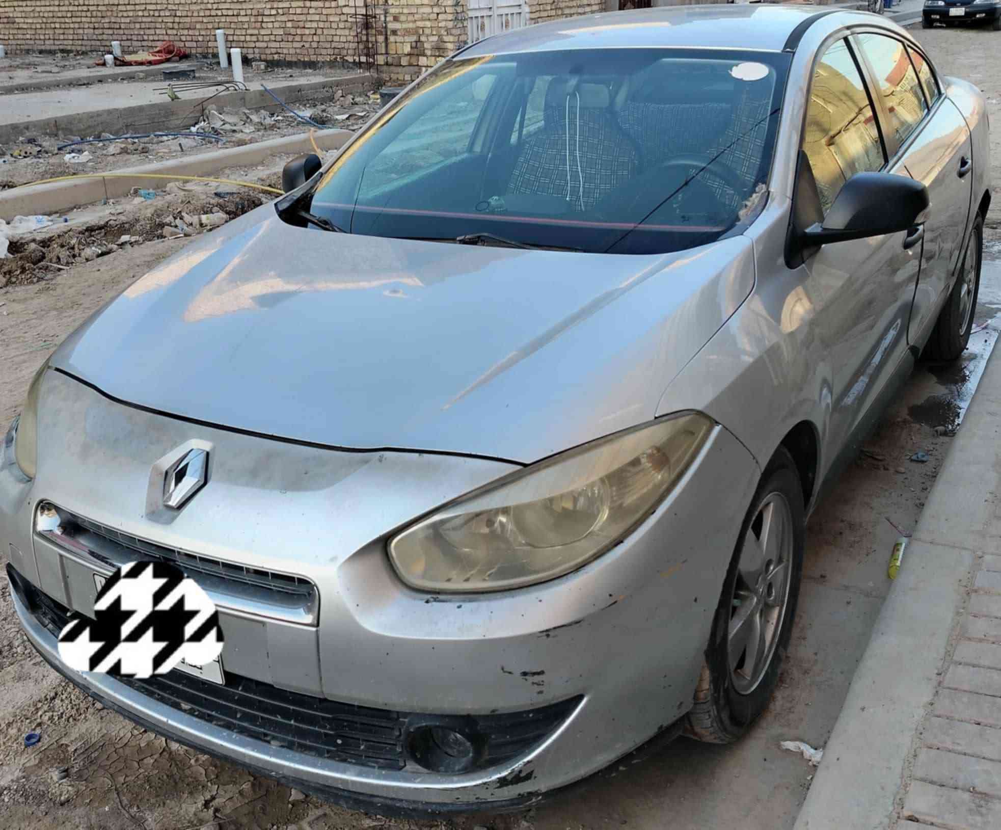بسم الله الرحمن الرحيم.
رينو فلوانس 2013 فرنسي قبق اصفر للبيع 
المحرك ينقص دهن.
 التبريد منقص غاز الكمبريسر شغال 
بيها ضربة من الخلف بدارجة بالدعامية صفحة اليمنة فوق التاير الخلفي بيها البارد دخة. 
دعجات من جوة بيها. 
ودعامية الامامية صفحة اليمنة مثبتها براغي لان طختها ومرجعت لكلبسات تكسرت. 
البوابة تحوليها تدفئة وتبريد عاطل. 
تتحول من جوة الجكمجة.. 
الراديو تحوير.. 
عارضها ب ٤٥ بي مجال ان شاءالله. 
رقمها بغداد.  
مكاني بغداد. 
السنوية تسقط شهر الرابع
السيارة نصبتها حلوة..
 هذه كافة التفاصيل
ليعجها اهلا وسهلا 
ومتعجبة كلمة طيبة. 
واني بالخدمة  .


**إذا كنت صاحب هذا الإعلان وتريد حذفه لأي سبب، رجاءا أرسل رسالة إلى الدعم الفني**