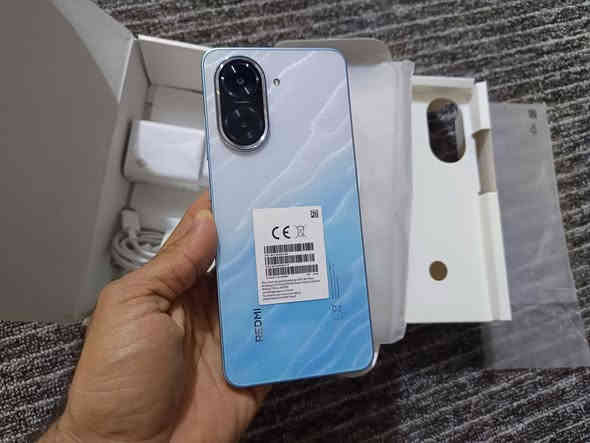 ريدمي A5
جديد نظافة 100%100 مستخدم 3 ايام فقط

ذاكرتة 64 كيكا
كامل المحلقات كارتون شاحنة كفر 
السعر 110 
شراي اتصل ***********
