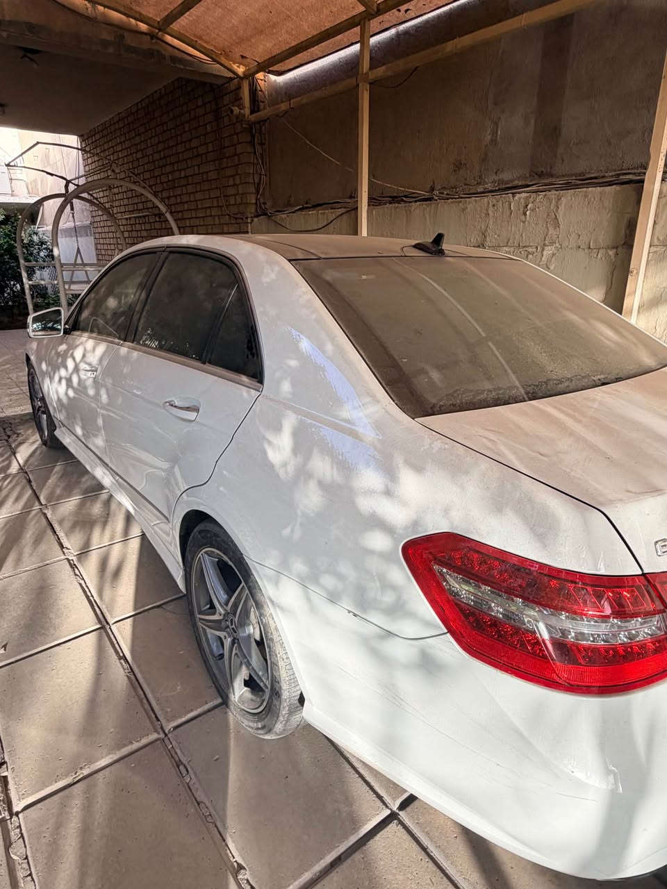 السلام عليكم حبايب  
Mercedes-Benz E300
2013 خليجية السيارة وكالة 
الضرر بنيد مصبوغ  وباب خلفي ايسر بدون معجون 
ماشية 120 الف 
المواصفات:
الداخل كريمي 
بانوراما 
بردات خلفية 
شاشه كبيرة
ماوس شاشة
كشنات كهرباء
كشنات خزن
حزام امان كهرباء
تركشن تزحلق
ابواب ترحيب شعار مارسيدس
كير مثبت سرعه
داخل  مع تطعيم صاج
سماعات هارمن
اناره محيطيه داخليه بلادي
مري كهرباء
كاميره خلفيه دوارة
كير مكينه تبريد صدر حدادية كلة جاهز
ادامه منضومه محرك
ادامه منضومه كاملة فلاتر ومحرك 
*********** 
السعر 21 الف وبيه مجال ان شاء الله بغداد, العراق
