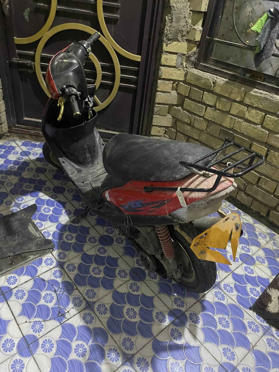 السلام عليكم ماكس عدله  صاله ١٠ ايام من سويته ٥٥ كفرات اصليه الدراجه مطالع بيه هواي مال شغل بيه نقوصات كلج امامي وقايش ويحتاج تنضيف كابريتر وباتري ذني  نقوصاته مكانه سيف سعد سعر ٤٥٠ وبيه مجال  ***********
