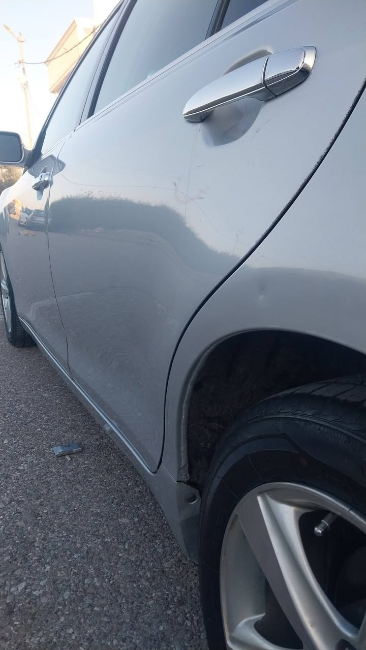 السلام عليكم
للبيع بسعر مناسب ٩٥  وبيها مجال قليل جدا كامري موديل ٩ امريكي بيها صندوك مبدل بلادي وجاملغ امامي فقط محرك سته سلندر افلون كير محرك مكفول رقم شمالي 

***********
