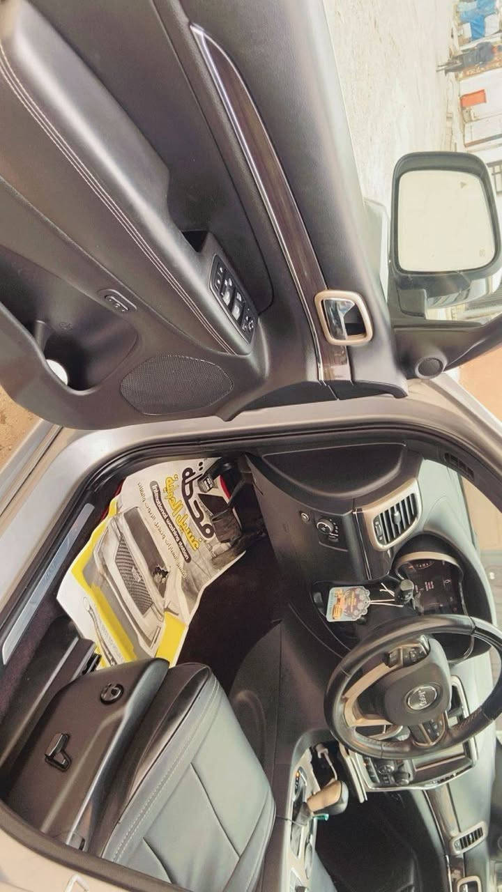 جيب موديل 16 اوفر لاند تجي اعله مواصفات جكات موس بنو راما بصمه شاشه جبيره صندوك كهرباء كشنات جلد كهرباء ميموري لايد ابو الد مكينه 5700 مكفول كير ومكينه حساس خلفي توقف ذاتي حادث بدون ايرباك ماشيه 80 الف كشنات تبريد تدفئه 
(صور الحادث مرفق لكم بل بل منشور )
السعر 182 وبيها مجال بسيط جدا  
مكان السياره بغداد الجديده شارع المسبح للاتصال ***********
