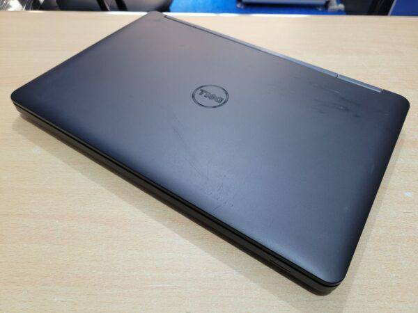 عرض رقم (  75  ) 📢
تتوفر لدينا حاسبات لابتوب نوع Dell latitude E 5540
بالة اماراتي 🇰🇼 نظافة ١٠٠ بالمية 💯  
©© تمتاز ببطارية تكون 4 ساعات تشغيل Battery 
             سعر الحاسوب  180 الف دينار . 💵
المواصفات  : 
© حجم الشاشة 15 Screen 🖥️
© المعالج كور اي 5  جيل رابع
C.P.U Core i5 gth 4
© رام 8 / RAM  DDR 3
© هارد SSD 256 سرعة عالية 
© كارت الشاشة شير  HD 4000  Shared
© واي فاي WiFi 📡
© سي دي CD_ DVD 💿 📀
© منفذ يو اس بي USB عدد 4
© منفذ اج دي HDMI 
© منفذ VGA 
© شاحنة Charge 
© كاميرا Camara 📷
© كيبورد  Keyboard عربي انكليزي ⌨️
© صوت سماعات ستريو 
© لاقط صوت تسجيل او مكالمة 📞
© نظام الحاسوب ويندوز 10 
تمتاز بالسرعة العالية والمتانة اشغل برامج الاوتوكاد الهندسية بكل اصداراته والتصاميم والاوفيس اكسل اكسس وورد  وفالكون وما تلاب والفوتو والانترنت وغيرها من البرامج الي يحتاجها المستخدم )
مراسلة الصفحة او الاتصال بالارقام 
***********   *********** 

‏مراسلة حاسبات فدك ميسان عبر واتساب. https://wa.me/9647711204196

