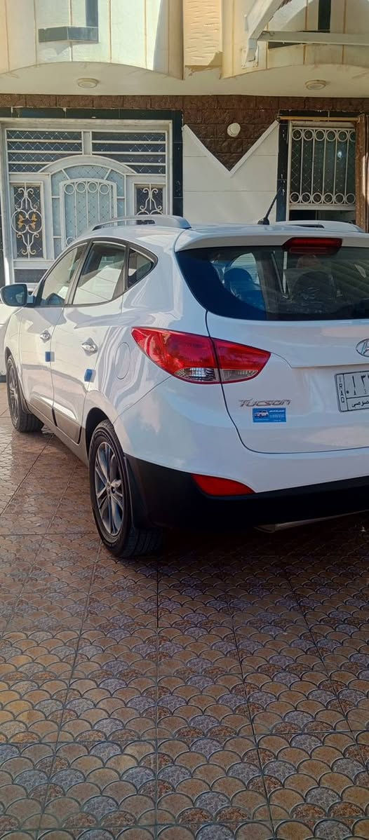 توسان ٢٠١٥ خليجي بابل
بيها شويه صبغ شبر بالمسطره يم رقم الخلفي
السياره جديده بمعنى الكلمه 
مكينه كير حداديه جديده 
محرك ٢٠٠٠ دوش
السعر ١٥٧
للاتصال ***********
مكان سياره حله شارع ١٠٠
