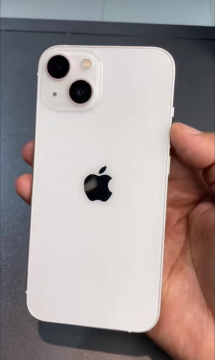 السلام عليكم توفر 13 عادي  باتري 86 ذاكرة128تليفون نضيف بشكل مو طبيعي ***********
