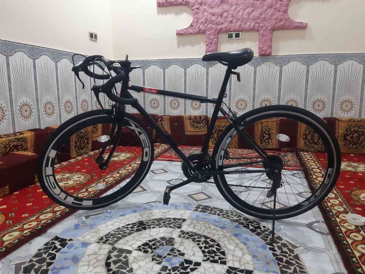 بيسكل حاوية ( دراجة هوائية ) رياضي ياباني اصلي للبيع
دراجة هوائية ( بيسكل ) رياضي سبورت للبيع
سعر ب ١٥٠ الف و بيه مجال 
***********
