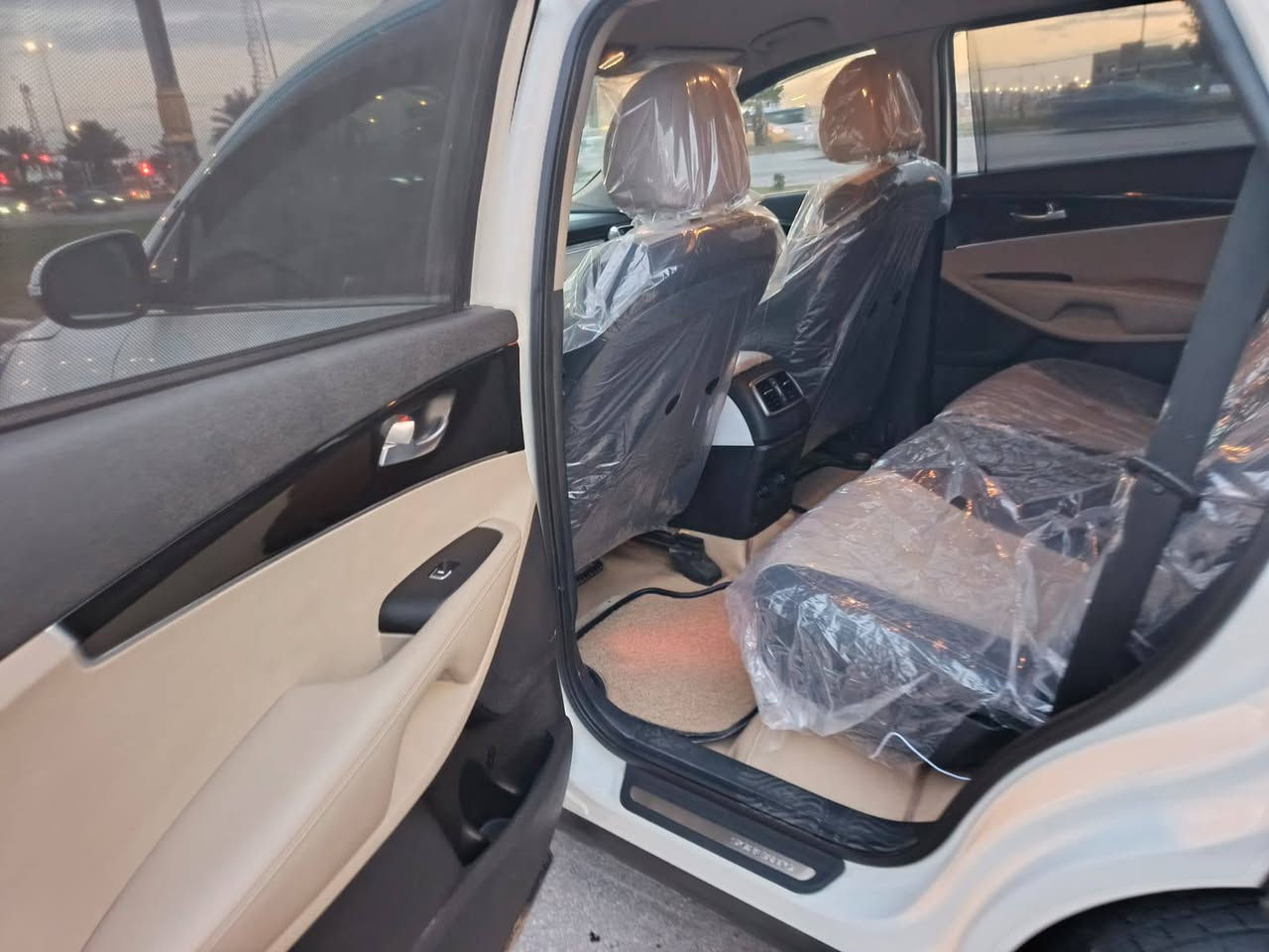 السلام عليكم سياره نوع سورنتو خليجي موديل 2019 فول موصفات عده البنراما كفاله عامه من ضربه وصبغ وضربه سياره جديده مال جناي سته اسلندر سبعه راكب 3قطع تبريد كفاله عامه  كير ومكينه حداديه  كشنات كهربائي مري شفط جنطه كهربائي  باب ترحيب  دوسات لد باب لدالسياره جاهزه تحويل ثانيوم العنوان كربلاء السعر 238 وبيها مجال حك الجيه رقم الهاتف***********
