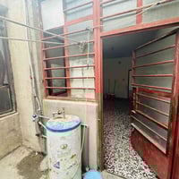 شقة لليجار ابو دشير قرب مدرسة الفيالق غرفة نوم و استقبال و ‏صحيات و مط...