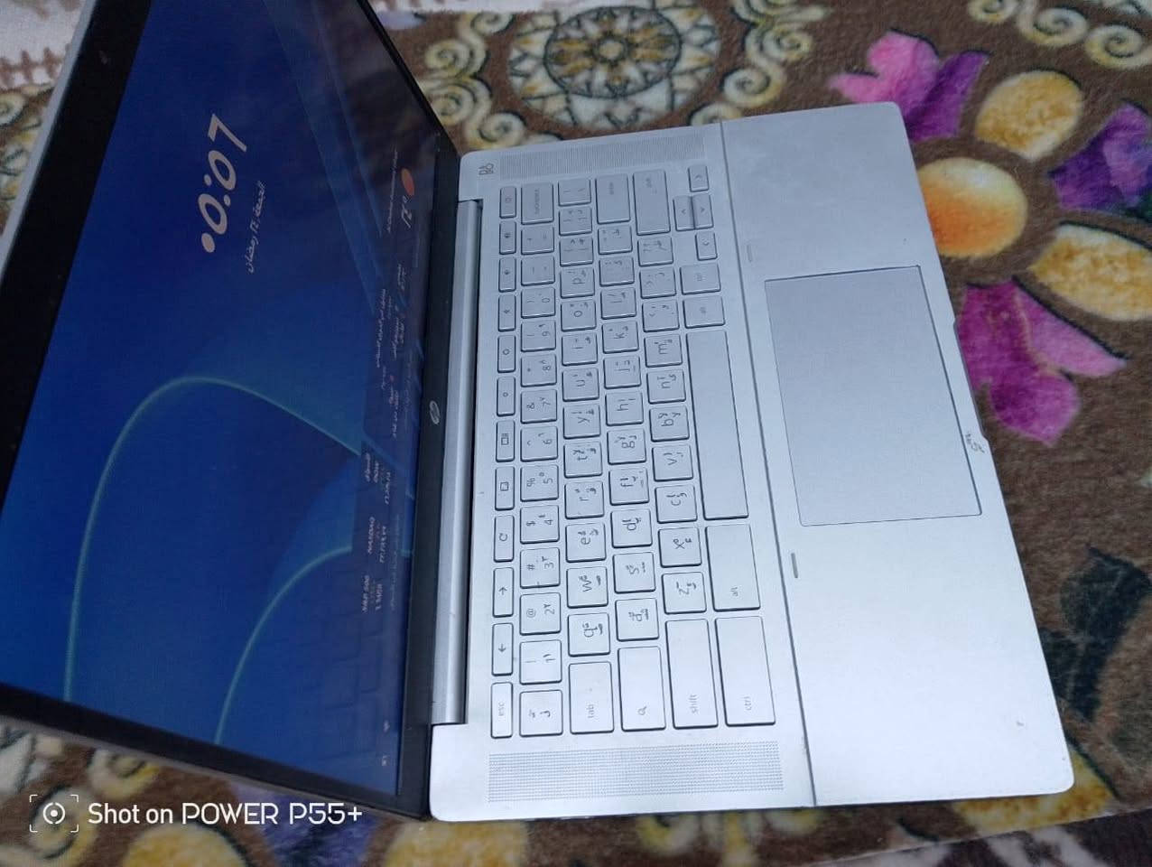 سلام عليكم ورحمة الله وبركاتة
حاسبه نضيفه 

الموصفات..  الون سلفري

الجيل 10
الرام 8
التخزين، 646
 كارت
الشاشه الداخلي 4 كيكا
الشاشه حجم 15،6
معالج A6 
الرقم *********** واتساب
السعر 90
