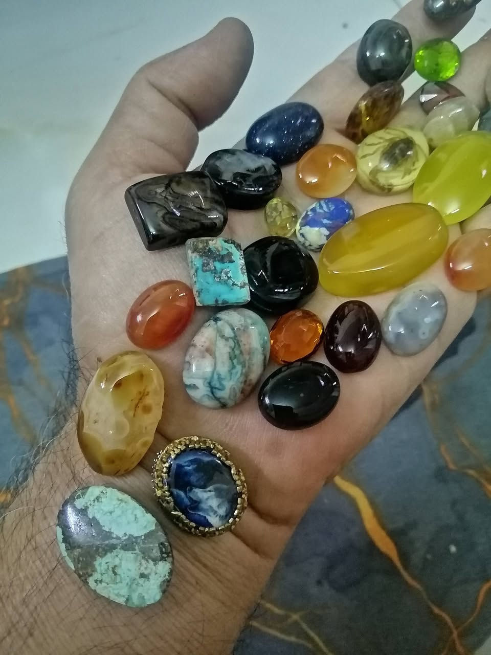 حجر جميل... منوع كل حجره وسعرها...


**إذا كنت صاحب هذا الإعلان وتريد حذفه لأي سبب، رجاءا أرسل رسالة إلى الدعم الفني**
