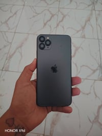 آيفون ١١ برو ماكس • ٢٥٦ • بطارية ٩٣