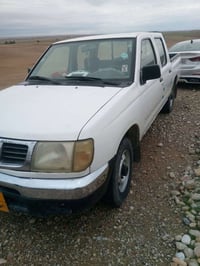 نيسان نافارا • ٢٠٠١ • رقم سليمانية