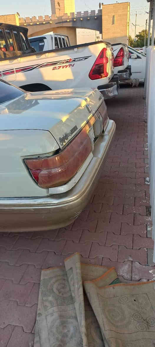 سيارة للبيع سوبر هارتوب موديل 1990
رقم نجف بسمي تحويل ثاني يوم سنويه لل(2027) تسقط 
السياره بس الكير بها تعبان يرادله جوزات  اني ابيع بيها كير بالوجه  سياره مدوشمه كهربائيات كله شغال مكينه ٢٥٠٠
السعر المطلوب(31) وبيها مجال حك الجيه مابيها
السياره مكانها بغداد جسر ديالى القديم شارع ٧٠ 
رقمي *********** خابر  ودلل
