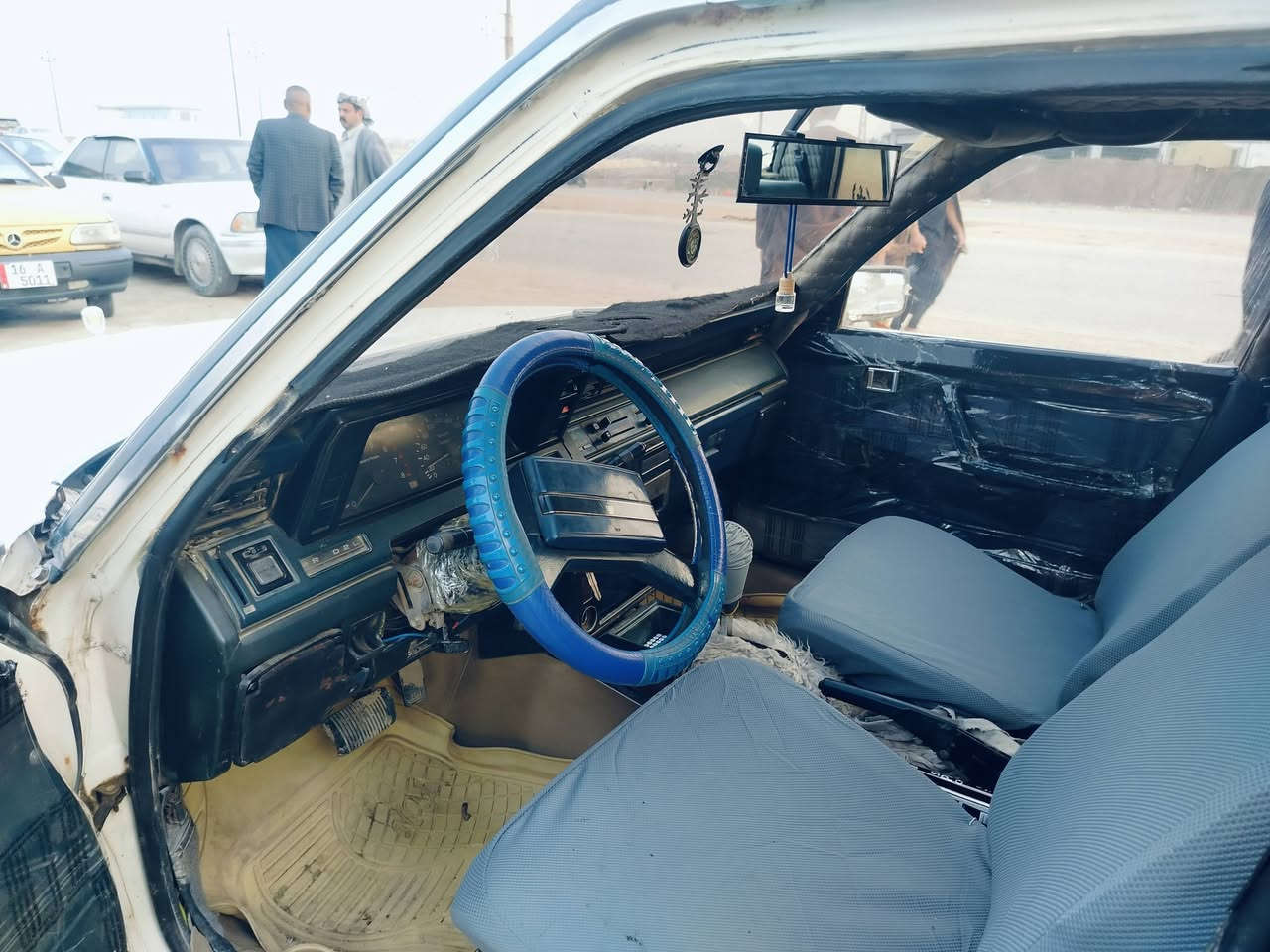 سوبر كراون موديل 1985 مشروع وطني باسمنه رقم مميز سنويه 2030 مكينه وكير جدد 2ونص vvt تخم تاير حداديه حلوه بدون ضربه السعر 35  المكان شاميه للتواصل ***********
