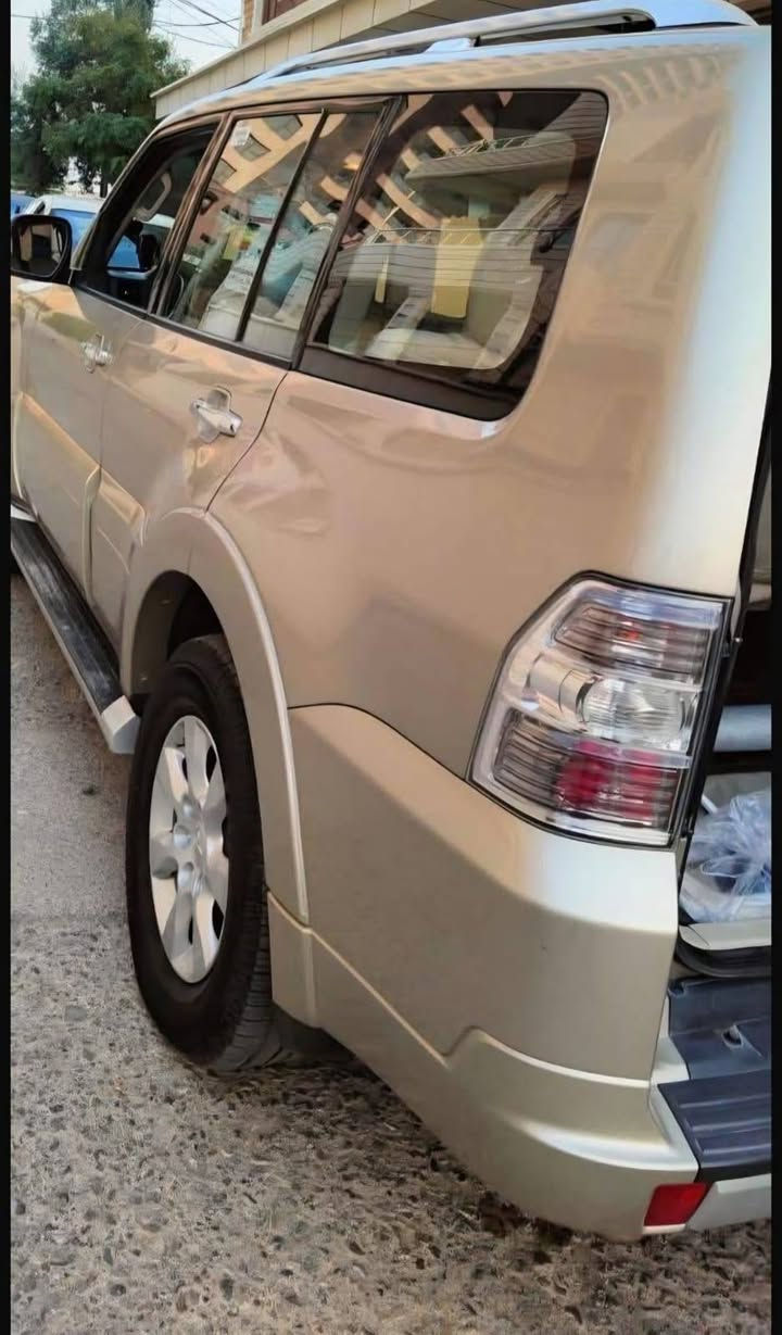 باجيرو موديل ١٨
بلاش،بسعررر ١٥٩ 
جدا نظيفه
خليجيه شركة المجدوعي
لون مميز مكفوله من الصبغ والتبديل
مواصفات تحكم ستيرن جهتين مري شفط كاميرا وشاشة فتحة قمارة كهرباء 
٧ راكب
تبريد ثلج
مغلفه جلد بقلاوة
محرك وكير بلاد ومكفول
تخم تاير
حداديه جديده
السيارة بيها شخوط مامبينه بالجوملغ والباب بسبب الاطفال
وصبغ مقدار شبرين بالدعاميات اما الحديد مكفول بالكامل من الصبغ
خابرو راعيها كوني مكلف فقط
الاتصال على ***********
السيارة رقم سليمانيه وموجوده بالديوانيه
