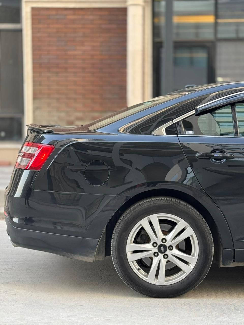 فورد تورس ٢٠١٣ مواصفات sel
حادث امريكا بنيد و جاملغ خلفي جهة سايق فقط صبغ ايرباك ستيرن فقط 
بالعراق بيها بيبان عكس سايق كلير فقط اثر شخط عليها نانو سيراميك ضمان ٥ سنوات من مركز موسكو و ادامة كامله يم مركز الحسام 
مواصفاتها شاشه كبيره تحكمات ستيرن كشنات تدفئه كهرباء تبريد قطعتين اناره بالمري و هيتر كيجات الكترونيه سياره بدون نقص 
حداديه امامي خلفي مبدل جديد
مكينة جديده 
السعر ١٠٠ وبيها مجال 
مكانها بغداد حي الاطباء


**إذا كنت صاحب هذا الإعلان وتريد حذفه لأي سبب، رجاءا أرسل رسالة إلى الدعم الفني**