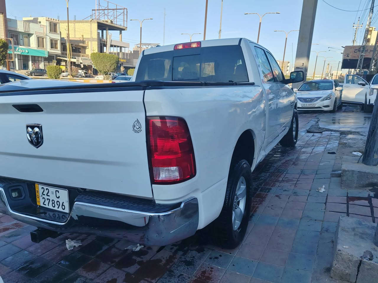 رام كلاسك ١٩ رقم أربيل ٨ سلندر ٥٧٠٠ هيمي باب طويل بدي طويل ضررها بالعراق بنيد وجاملغ مبدلات وجاملغ مصبوغ عكس السايق يعني ٤ قطع صبغ.
والباقي ضررها بأمريكا بالصور الي في أمريكا. السعر ١٩٥ ورقة وبيها مجال ويرهم مراوس ايظا.
رقم وتساب  ***********.
مكان السياره فلوجة
