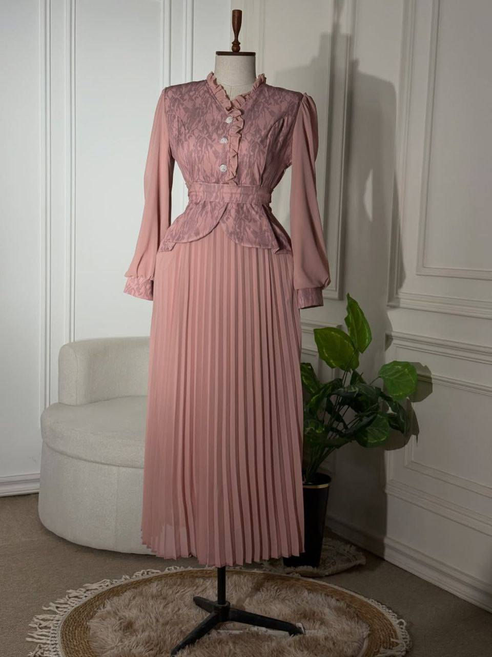 فستان العيد❤‍🩹
السعر 38 الف فقط
خامة شيفون مبطن 
38-40-42-44-46 البصرة, العراق


**إذا كنت صاحب هذا الإعلان وتريد حذفه لأي سبب، رجاءا أرسل رسالة إلى الدعم الفني**