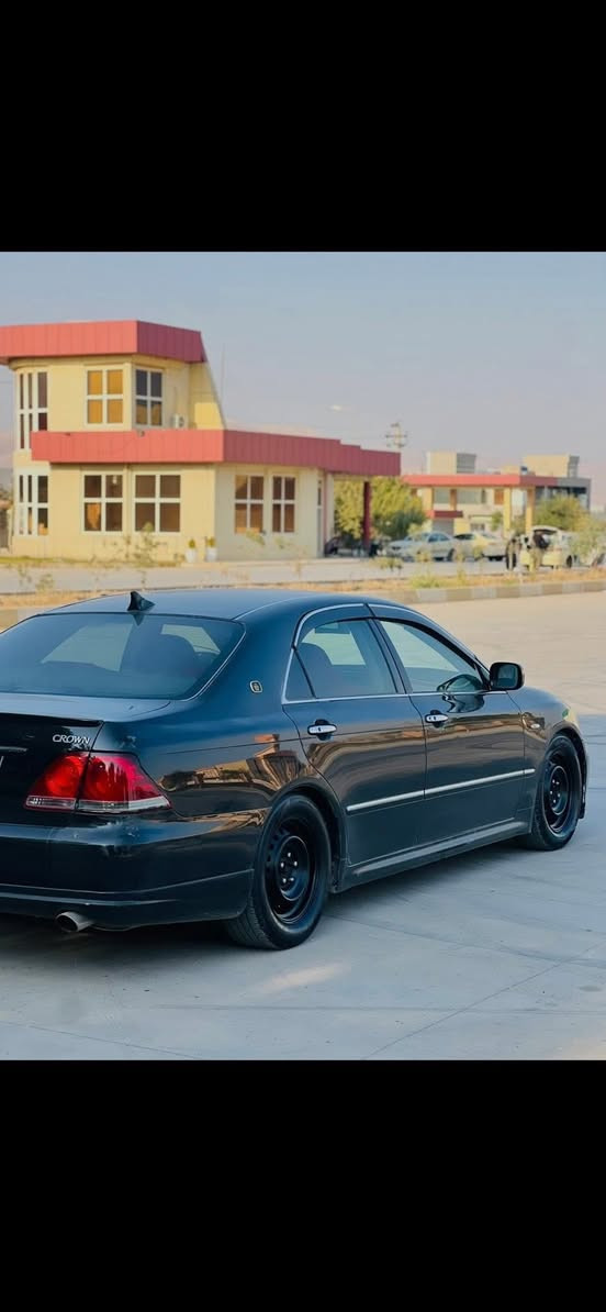 ماشاللە لە ماڵی هەموو لایەک
شاهینە ٢٠٠٥ موس
ڕەنگ گۆڕاوی یابان
٣ دوگمە
 تەبریتی ساردو گەرم مەزبووتە
تەبریت مەرکەزی
ناو ڕەساسی
ساج سور(فۆرمیگا)
بیلاد سپۆڕت
٥ بەسمە 
گێڕو مەکینە بچوک ١٨٠
بەنزین زۆر کەم ئەخوات
بێ تەقەو ڕەقە
بێ مەسرەف
تایەو ویلی عادی سفری ناو قوڵ ٢٠٢٤
ڕۆنی گێڕو مەکینەی گۆڕدراوە
تایەکانی لۆکن
ماشاللە سەیارەکە زۆر جوانە
لەیەک سایەقی کەمە
کامل مەزبووتە
شوێن هەڵەبجەی تازە
0773 886 4008
0750 192 37 07
