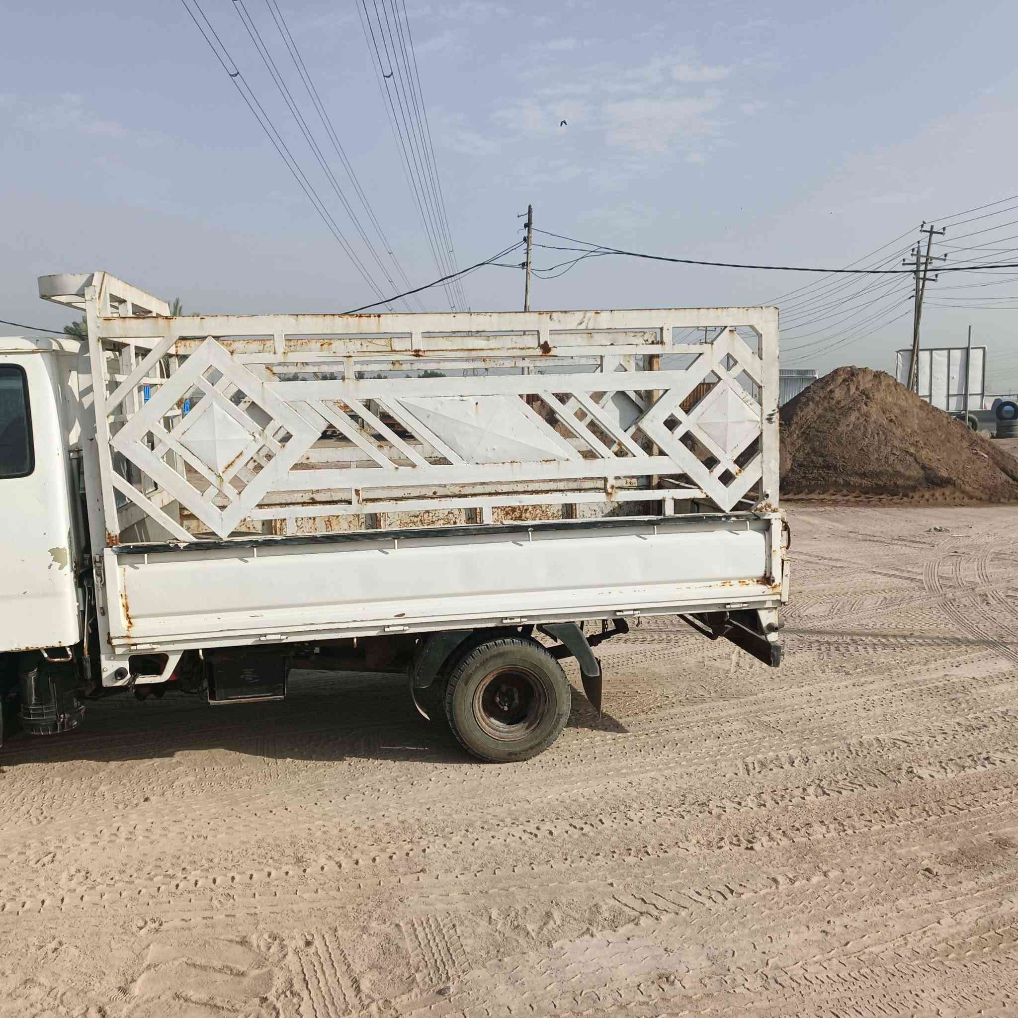 فونتيرا للبيع
سيارة نضيفة ومكفولة كير ومكينه وشاصي 
بسمي السيارة وشرط التحويل مكان السيارة بغداد جسر ديالى 
***********
‏‪0790 298 0657‬‏
