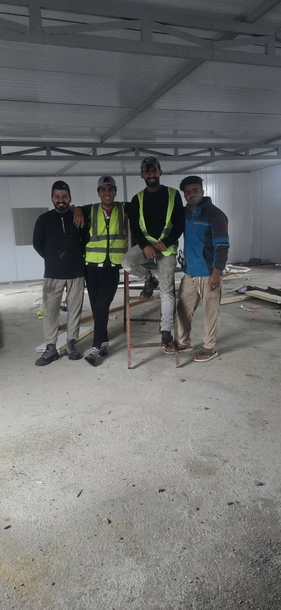 تبحث عن الجودة والمتانة؟ معمل كرفانات الأمجاد يقدم لكم أحدث التصاميم للكرفانات والدور الجاهزة بمواصفات عالمية وعزل حراري مثالي. دقة في التنفيذ وسرعة في التسليم. الأمجاد.. اختيارك الأضمن للسكن والعمل."معمل كرفانات الأمجاد يضع بين يديك خبرته الطويلة في صناعة الكرفانات والدور الجاهزة.
للاستفسار  0771557755 او *********** اتصل وتدلل
