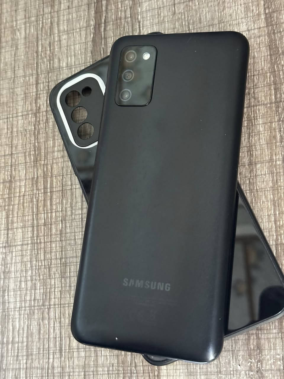 السلام عليكم
سامسونجA03s 
ذاكره64G 
دبل سيمكارت
بطاريه5000mAh
بصمه جانبيه
جهاز نضيف كله شغال 
السعر60مجاال قليل
*********** مكاني جلولاء
