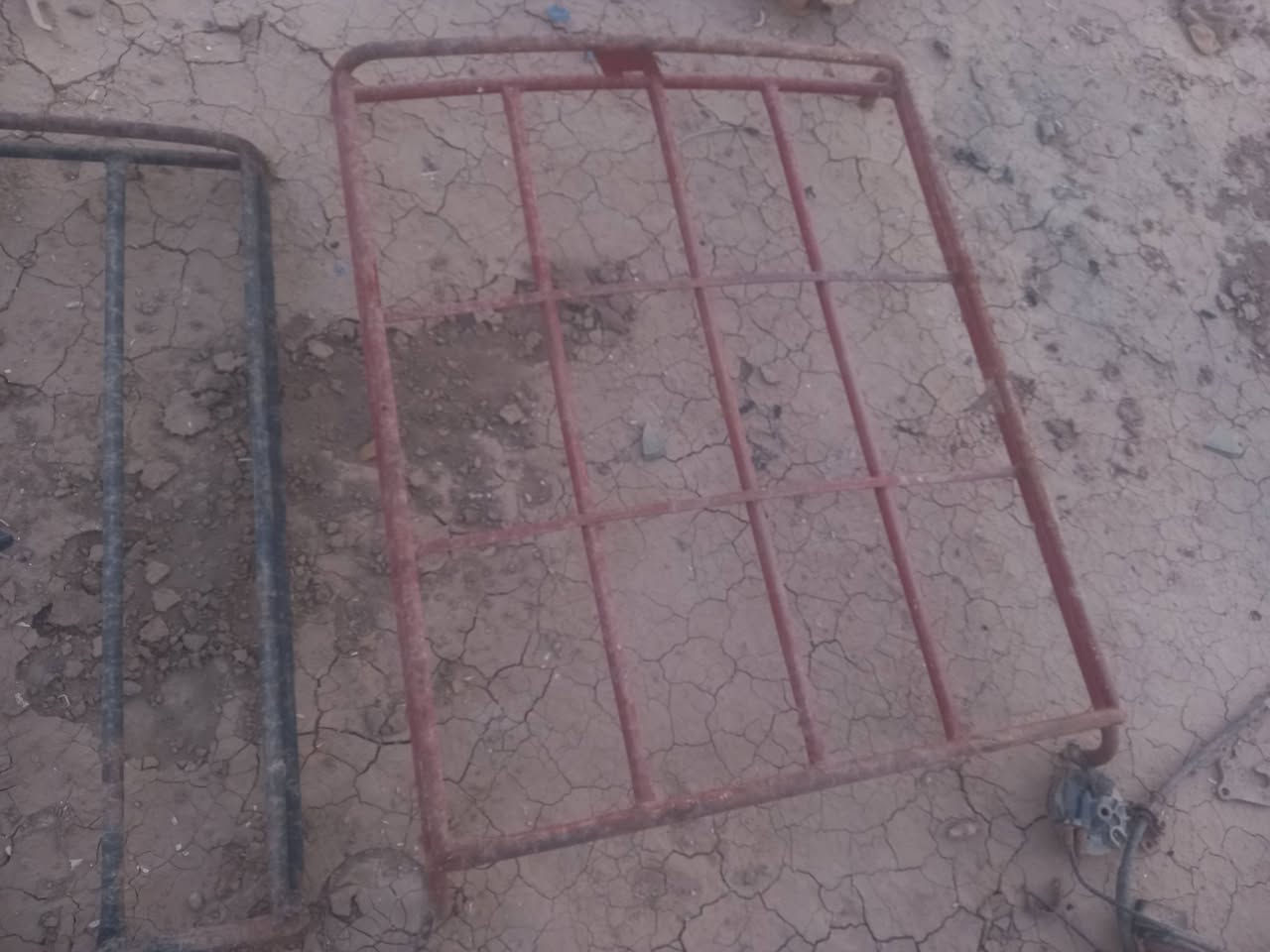 السلام عليكم
سلات للبيع  السله عل 50

وحده صاروخيه 

وثنين مربعات مالات ياباني 

وهاي السوده جبيره  ما رف مال كيات 

مكانهن ناصريه سوق الشيوق  ***********

