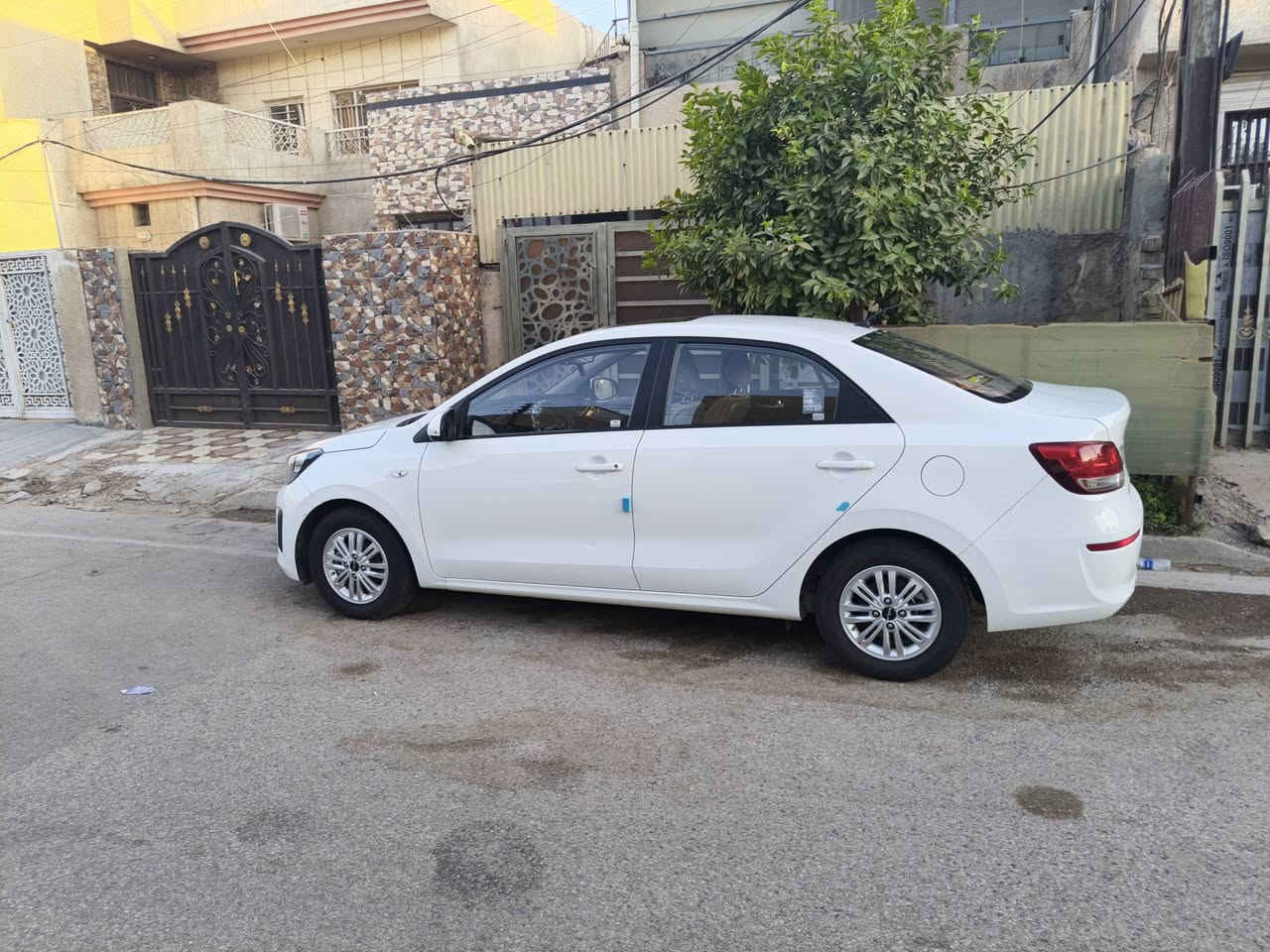 سلام عليكم.. كيا بيكاس موديل ٢٠٢٣ ماشية ٦٦.٧٠٠
رقم بغداد بأسمي شخصيا 
بدون صبغ فقط بارد والسونر موجود ضمن الصور سيارة حلوه وناعمة و ع ايدي ممتعوبه بيها دحجات ثنين بباب السايق والصدر فقط ممصلحات وموضحهن بالصور 
النقص / بيها صوت بالطسة اتوقع الشمعه جهة السايق  فقط 
للبيع فقط بدون مراوس السعر 107 وبيها مجال بالمعقول وما اكطلع سعر بالتليفون تعال شوفها وتشلع عيوني 
*********** واتساب واتصال ماسنجر ماعندي
