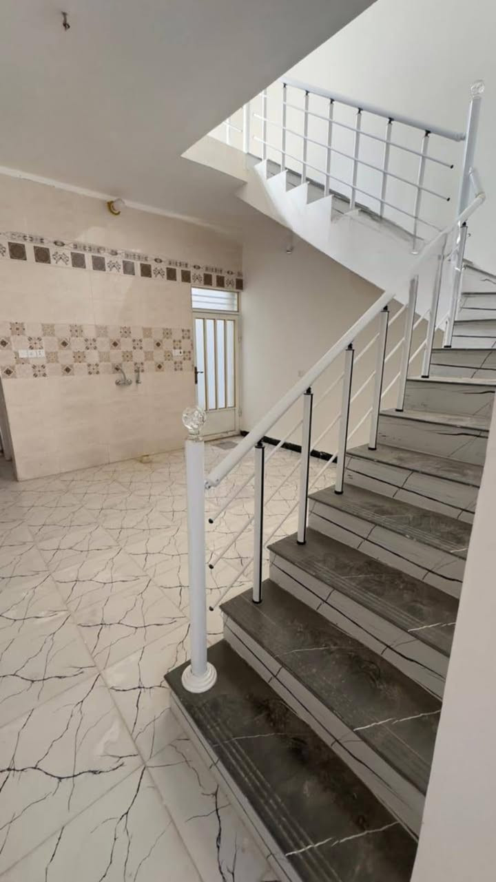 للبيع مشتمل ١٠٠ متر طابقين  غرفتين وصاله ومطبخ استقبال السعر ٦٠ مليون قابل للتفاوض سامراء دوانم المعمل للاستفسار مراجعة مكتب الياقوت للعقار ***********
