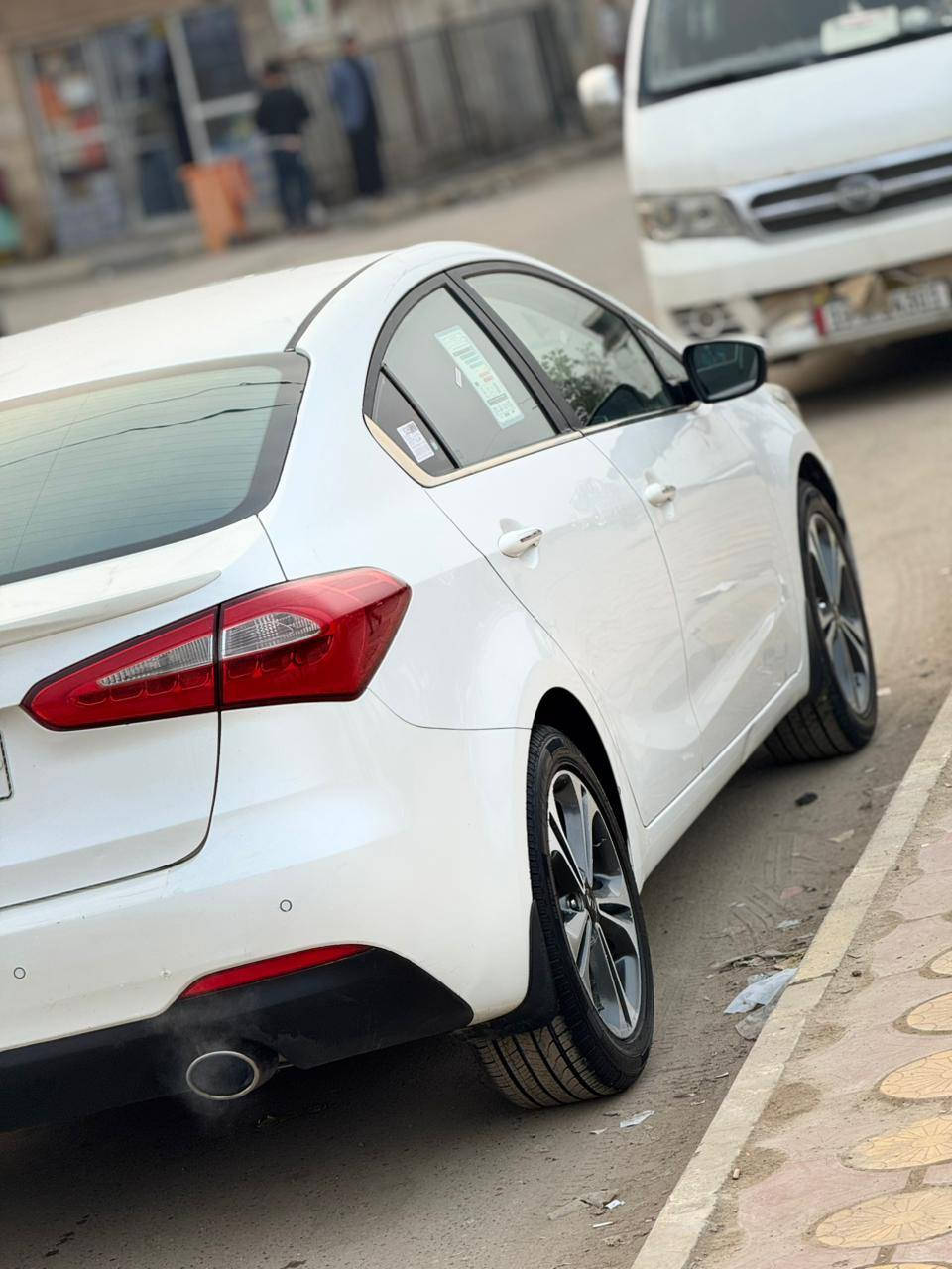 كيا سيراتو موديل 2014رقم بصره دولي سياره مكفوله كفاله عامه سعر 133$بيها مجال قليل مكان سياره سماوه رميثه 
***********
