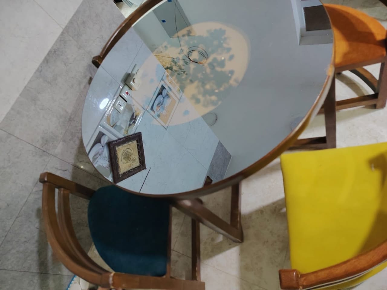 سلام عليكم
ديوان ١٠ مقاعد للبيع 

وميز طعام +كراسي 
مكاني بغداد البكريه 

***********
