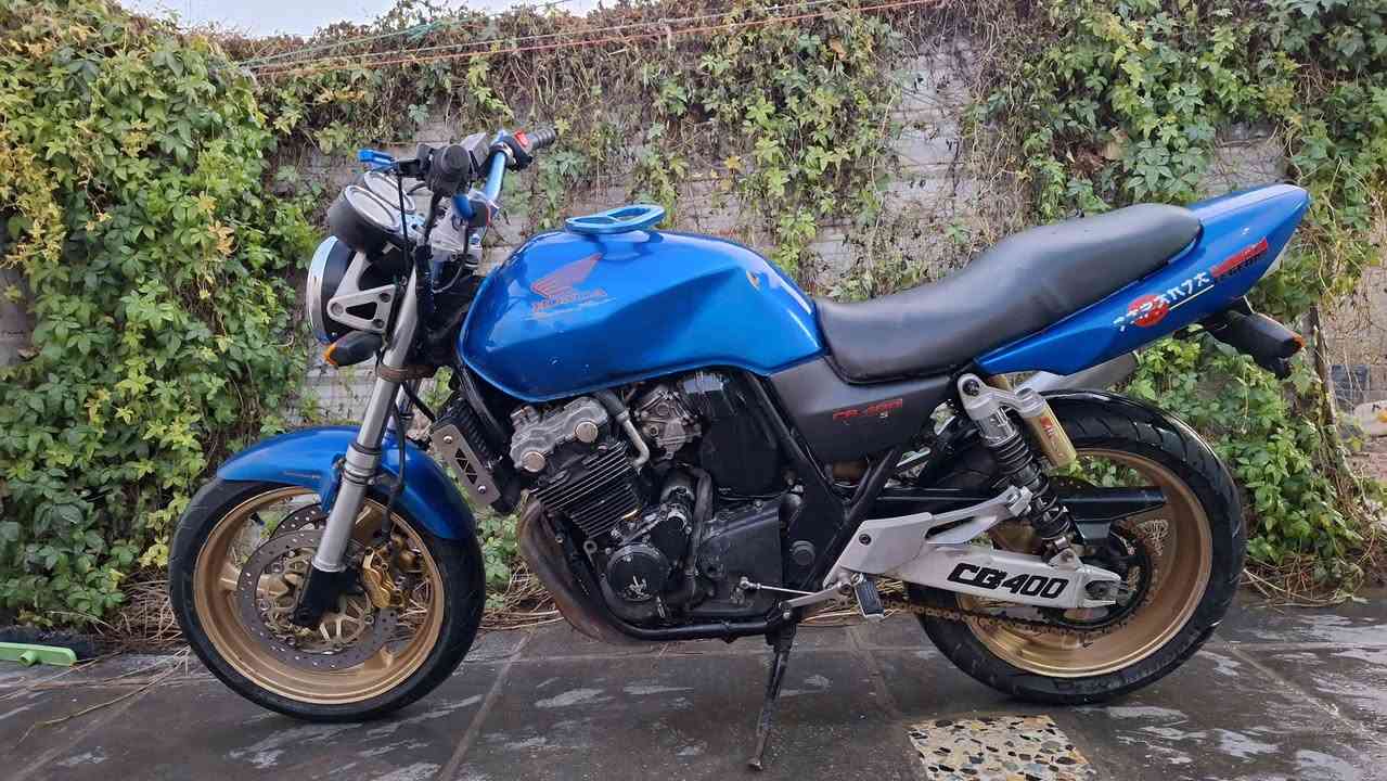 سلام عليكم/سيبي فور 400 هايبر 16والف مكفوله مكينه وكير تايرات جدد ستيرن رياضي صالنصه كاتم بلاد اوراق كامله بيع اومراوس بدراجه اصغر السعر 12وبيه مجال مستعجل عل بيعته مكاني بغداد والشراي يتصل ***********
