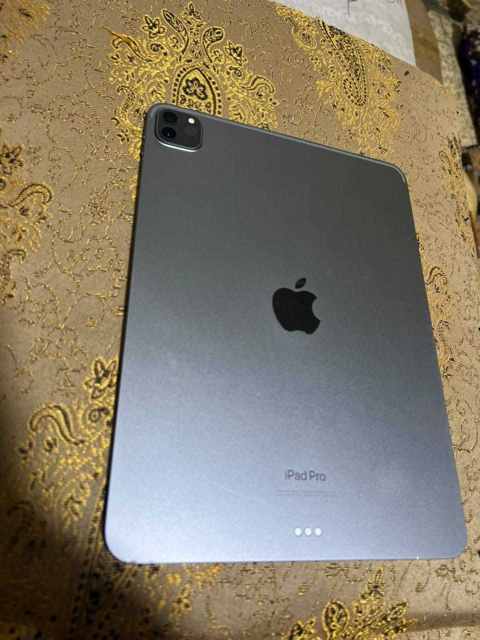 ايباد 11 m2
ذاكرة 256 

بطارية بل 84

نظافة 99% اخو الجديد 

السعر 650 وبيه حك جيه 

مكاني رمادي خمسه كيلو 

وكذالك الصندوق والشاحنة الاصلية

السعر والاستفسار خاص او واتساب واتصال على الرقم ***********
