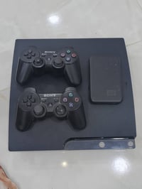 بلي 3   نضيف وما بي اي شكال لوك ستيكر جبته لعبت بيه فتره وضميته بسبب ع...