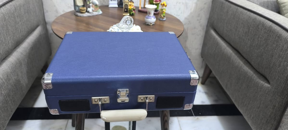 السلام عليكم
جهاز كرامافون 
شكل حقيبه جلد 
باله اوربي 
شغال 3 سرع 
مع محوله خارجيه 
السعر 30
التوصيل 5 بغداد 6 باقي المحافظات


**إذا كنت صاحب هذا الإعلان وتريد حذفه لأي سبب، رجاءا أرسل رسالة إلى الدعم الفني**