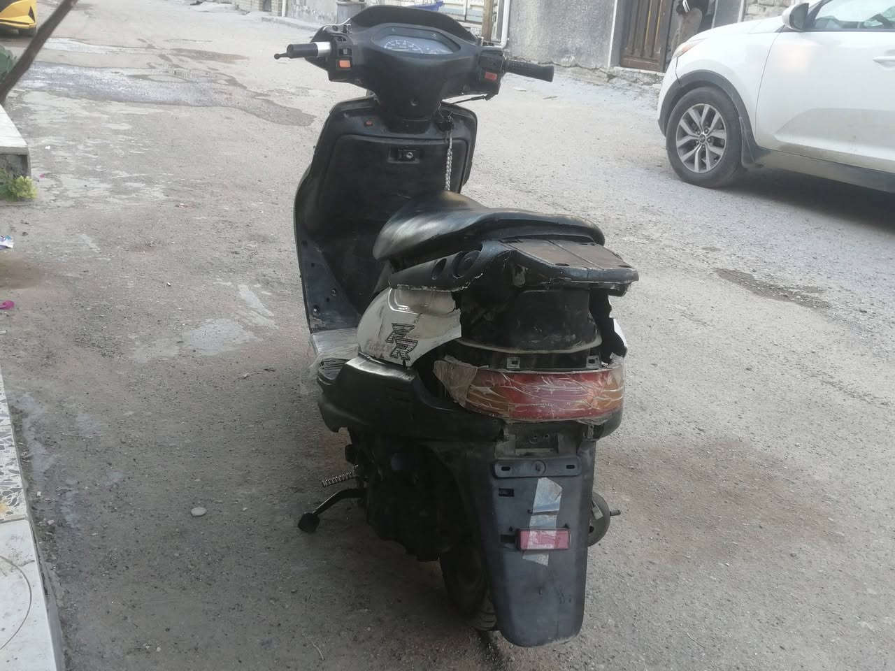 السلام عليكم دراجه فراشه ام شوارب فحل 140 الكهربائيات لايت هورن دشبول شغال سلف يرادله باتري الدراجه بيها نواقص شغاله بيها تبخير 190 وبيها مجال حك الجيه دراجه مشيها حلو مكاني بغداد الشعب الرقم *********** واتساب
