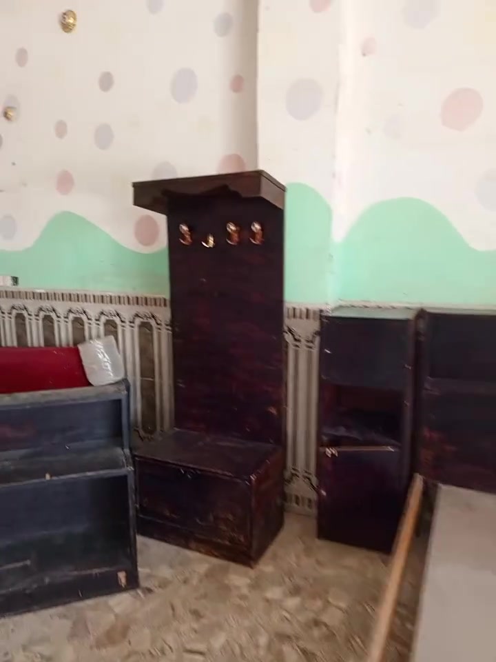 السلام عليكم مكلف بلنشر  غرفه نوم  + بوفيه 
البيع سعرهم 125 وبيهم مجال مكاني نعمانيه حي متنابي 
***********
