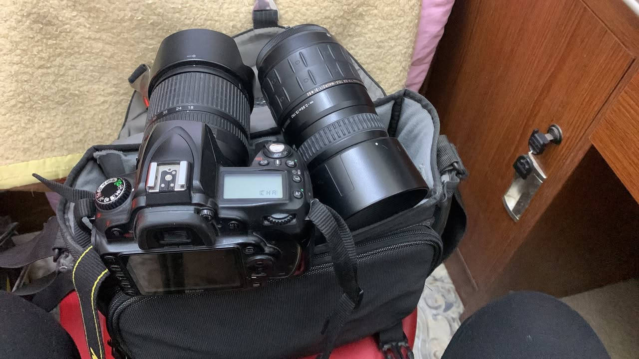 السلام عليكم كامره d90 +عدسه 70-300 قيم واخذهه مكاني بصره


**إذا كنت صاحب هذا الإعلان وتريد حذفه لأي سبب، رجاءا أرسل رسالة إلى الدعم الفني**