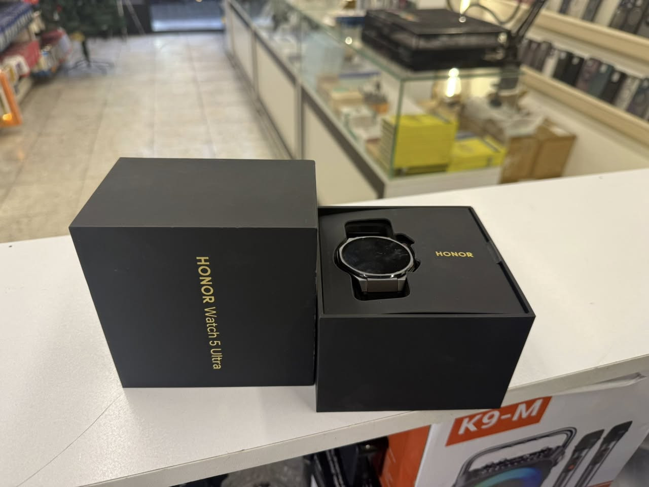 ساعه مستخدمه البيع
نطيني سعر بلعافيه بلا كسران
***********
