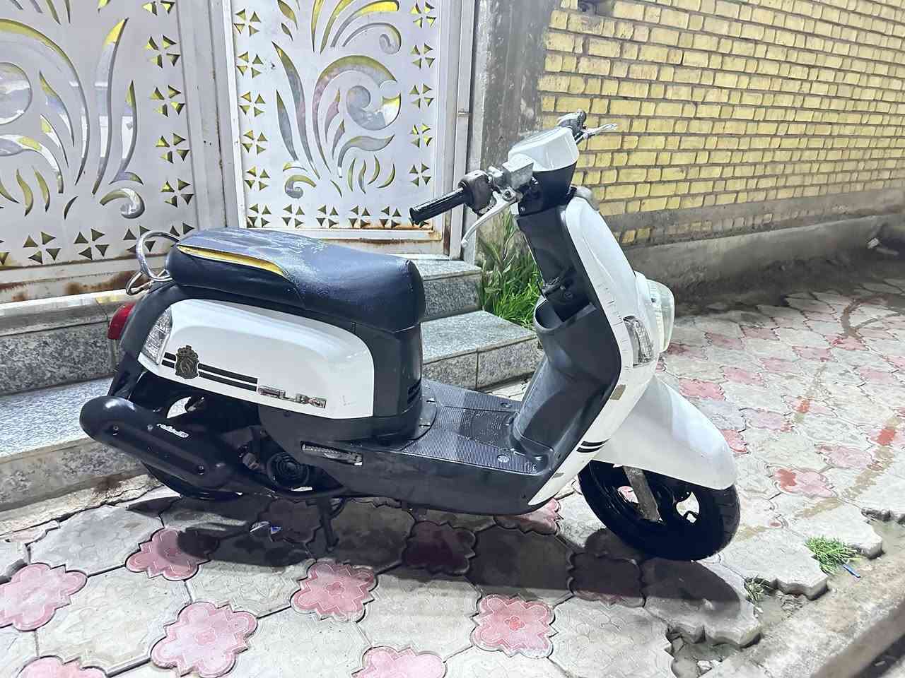 دراجه بوليس للبيع كفاله المكينه ما مفتوحه وتجي تفحصه  نظيفه قبل يومين طالعه من الحاوي  الوصل موجود مكان ناصريه حي الحسين السعر خاص اتصل على الرقم ***********او اتصال واتساب
