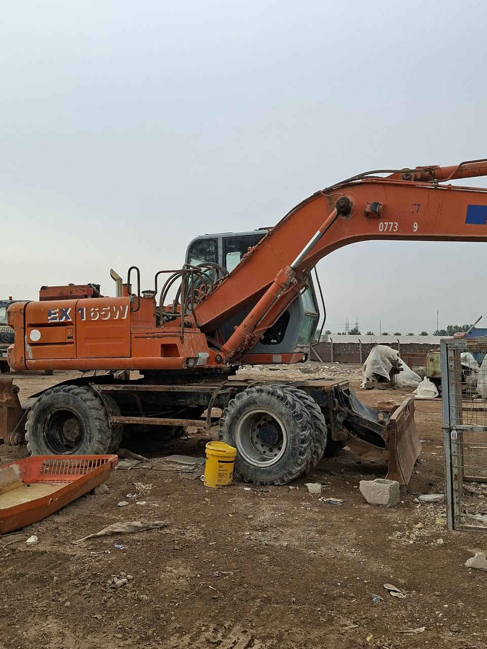 سلام عليكم حفاره فيات هيتاشي للبيع موديل ٩٨ رقم بغدا ما معلايه بموديلها سعرها ب ١٤٠ وبيها مجال 
مكانها بابل 
للاستفسار 
***********
***********
