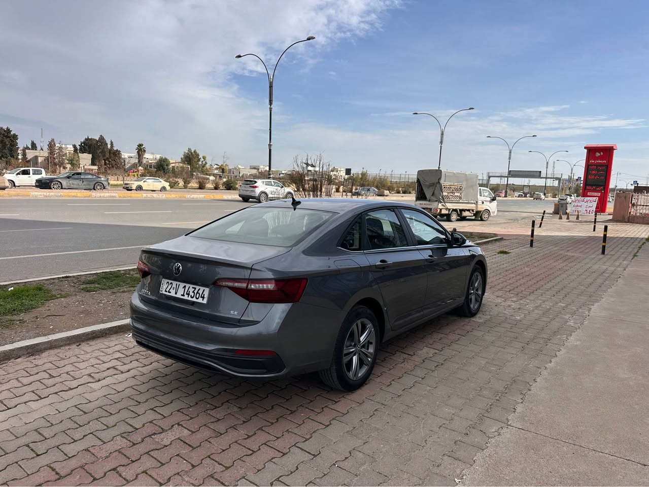 جيتا 2024 se فقد بدون بانوراما بونت صبغ بدون داخل بدون ايرباك ماشيه 14 ميل سياره جاهز باسمي 
***********
*********** أربيل, العراق
