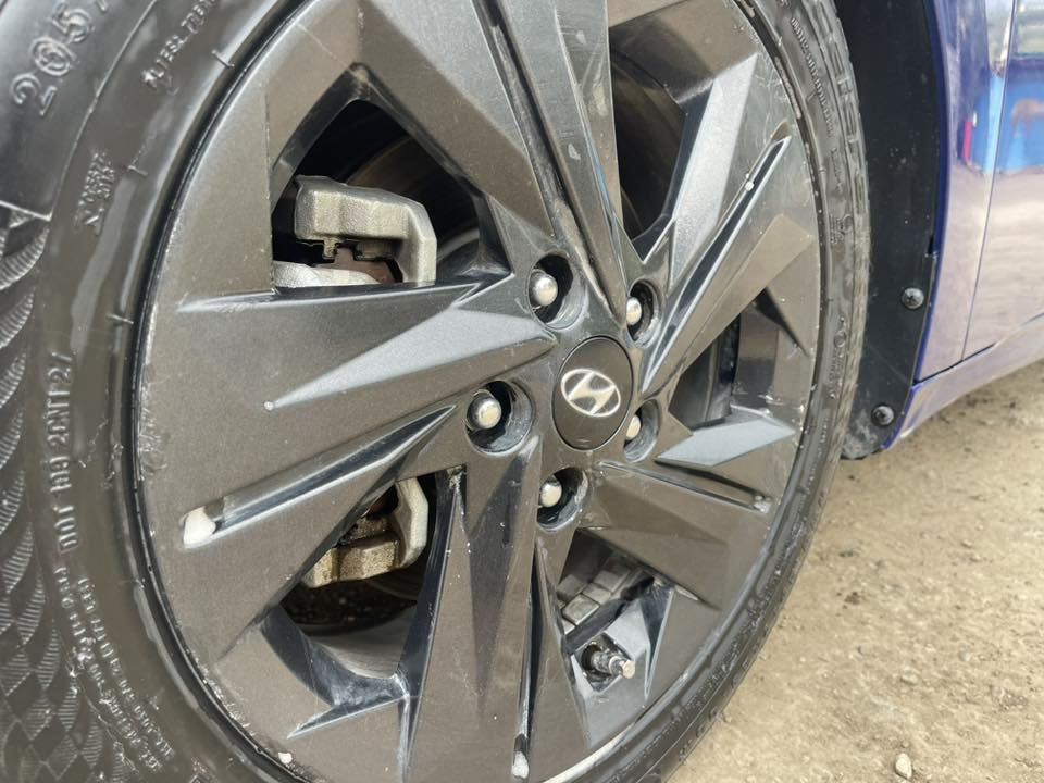 السلام عليكم
النترا 22 وارد امريكي 
محرك 2000 دوش (المرغوب)
بدون دوانز بانزين عادي
فول مواصفات عدا الفتحة 
لون حبري مميز
تشغيل عن بعد
قيادة ذاتية
بصمة ترحيب
رادار 
شاحن لاسلكي
شاشة كار بلي
ثلاث وضعيات قيادة (سبورت، سمارت، ايكو)
مثبت سرعة
هاند بريك بصمة
بيها بعد خير من الله مواصفات
رقم اربيل دولي
تحويل وكالة موجود.
السعر 140 
حادث سطحي موضح بالصور
المكان بغداد
***********
واتساب موجود
