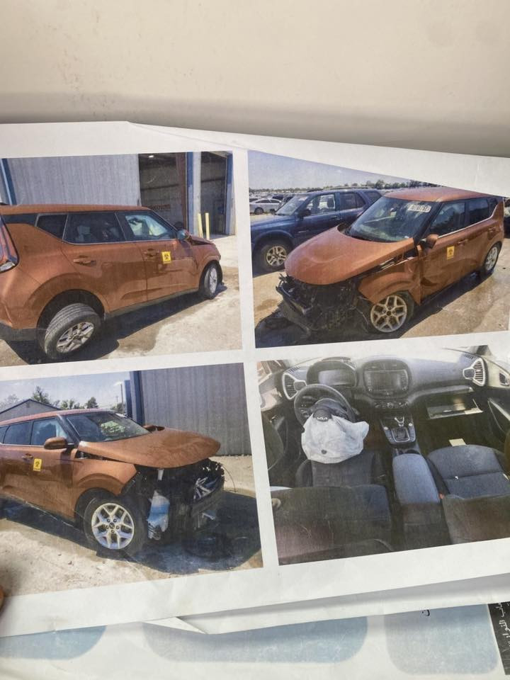 سلام عليكم 
كيا سول 
موديل ٢٣
مكينه ٢٠٠٠ دوش
رقم أربيل 
بسم عربي 
ماشيه ١٠ الف قابل للزياده
السياره مال جناي 
حادث موضح بسونار 
السعر ١٦٠ وبيها مجال 
السياره جديده 
مكاني كربلاء 
***********
