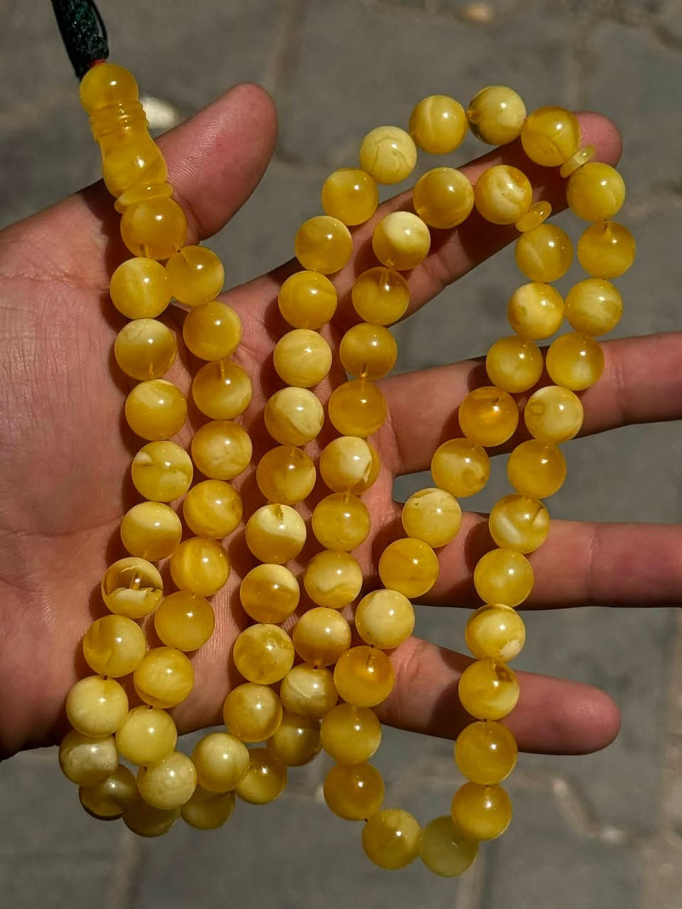 يا الله 
السلام عليكم ،كهرب حر ملطخ ،الوزن 62.5غ ،75حبة،قياس  الحبة10mm
المهتم يتفضل خاص او واتساب
***********
