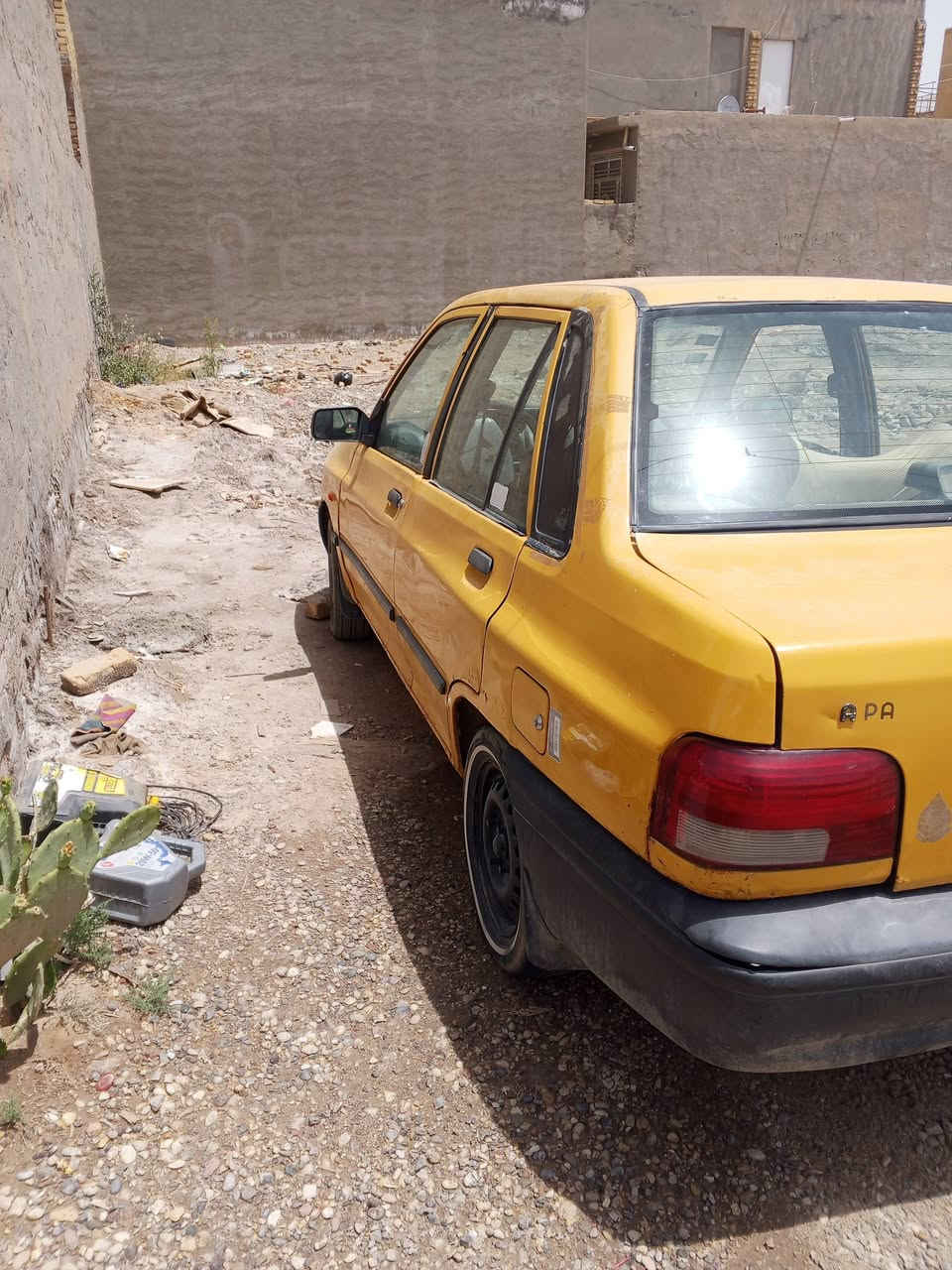 السلام عليكم سايبه لبيع السياره موديل 12 مصفره هيه وغرامات وتحويل ثاني يوم ما متواجد بل فيس السعر 18$*********** مكاني واسط كوت
