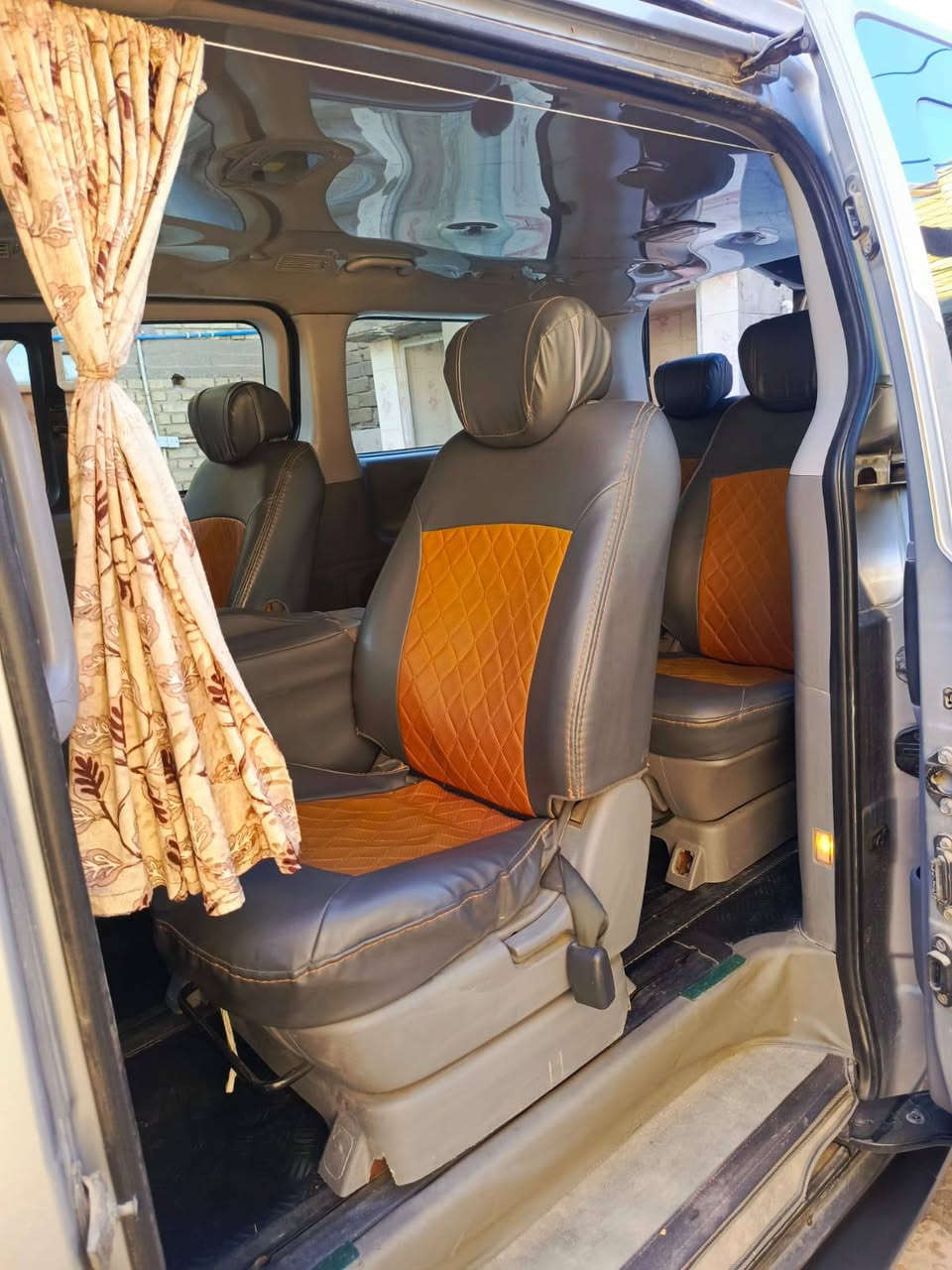 للبيع 2014 مرمزه 2018 محرك فوك مجول جوى سبلاين قبل شهر شاده هو الكير تخم تاير مرشوشه صفحه العبري بكوريه ومعجون بلجاملغ الخلفي نفس الي واضح بلصور رقم بصره انكليزي سعر١٧٠ /***********/عنون السياره البصره قضاء المدينه
