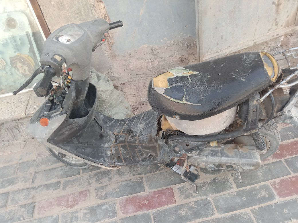 بيجي شلعه ومشي السعر 160 وبيها مجال رقمي ***********
