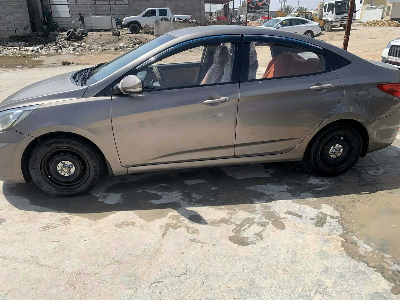 اكسنت خليجي 2015 مكينه 1400
3قطع صبغ جاهزه مكينه وكير وتبريد وحداديه 
للاستفسار ‭0780 778 8379‬
