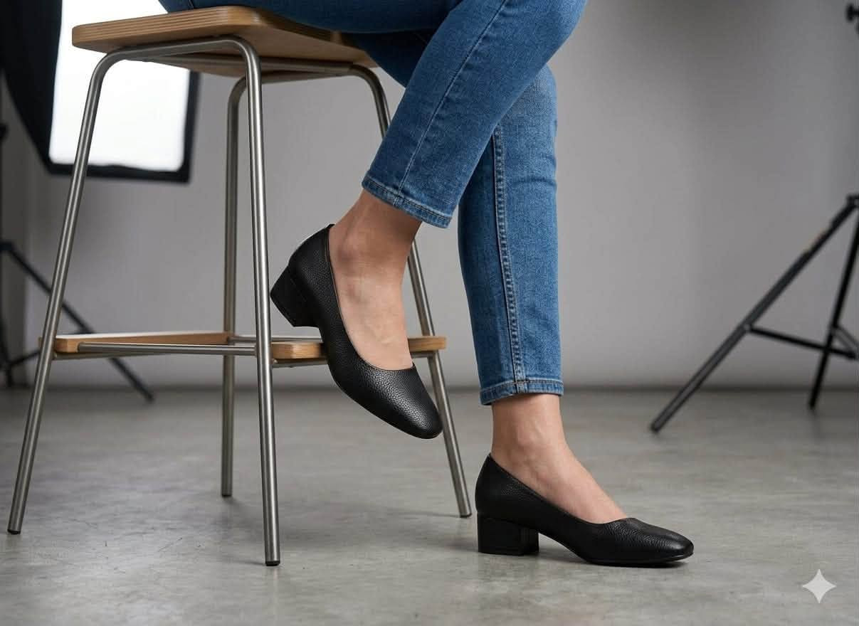 كملي كشختج بأجمل إطلالة! ✨👜👠
لأن التفاصيل هي اللي تصنع الفرق، وفرنالكم كولكشن جديد ومميز من الأحذية والحقائب اللي تجمع بين الأناقة العالية والراحة خلال يومج
،
قياسات الاحذيه من ٣٧ الى ٤١ 
السعر  15 الف 
.
.

للحجز مراسله الصفحه 
او التواصل عن طريق الواتساب 
موبايل ***********
يتوفر توصيل جميع محافضات العراق ٥ الاف
.
.
فضلا وليس امرا متابعه للصفحه
